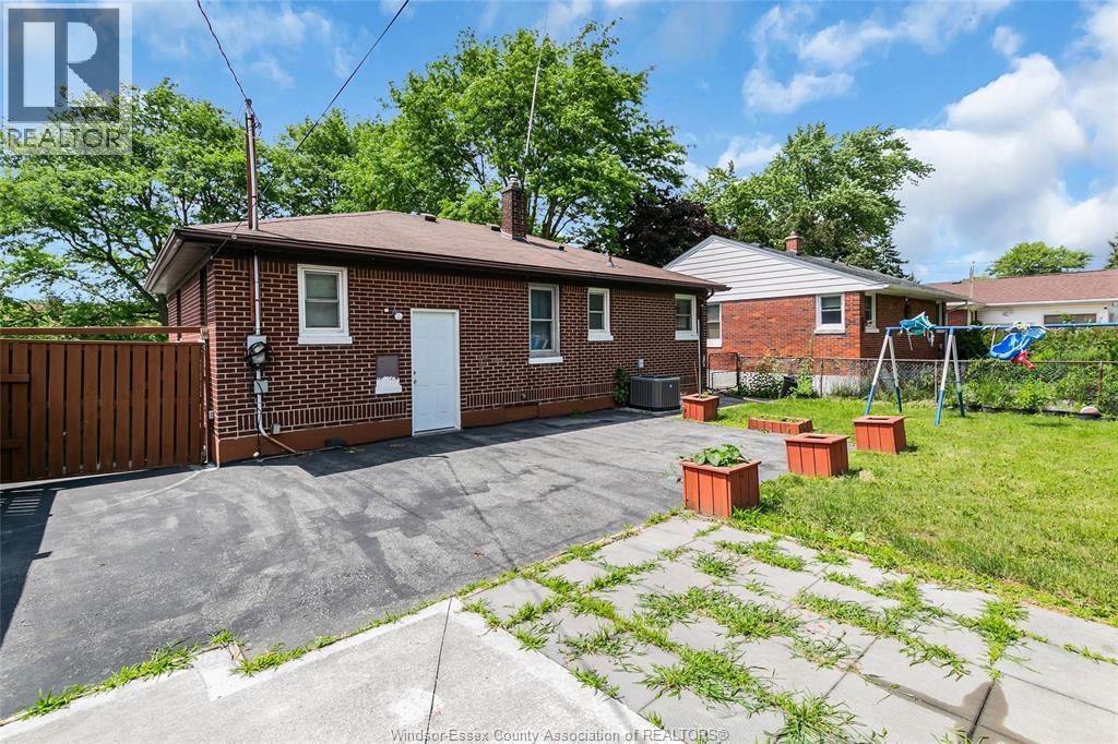 3825 Poplar, Windsor, Ontario  N9C 2E2 - Photo 30 - 26014046
