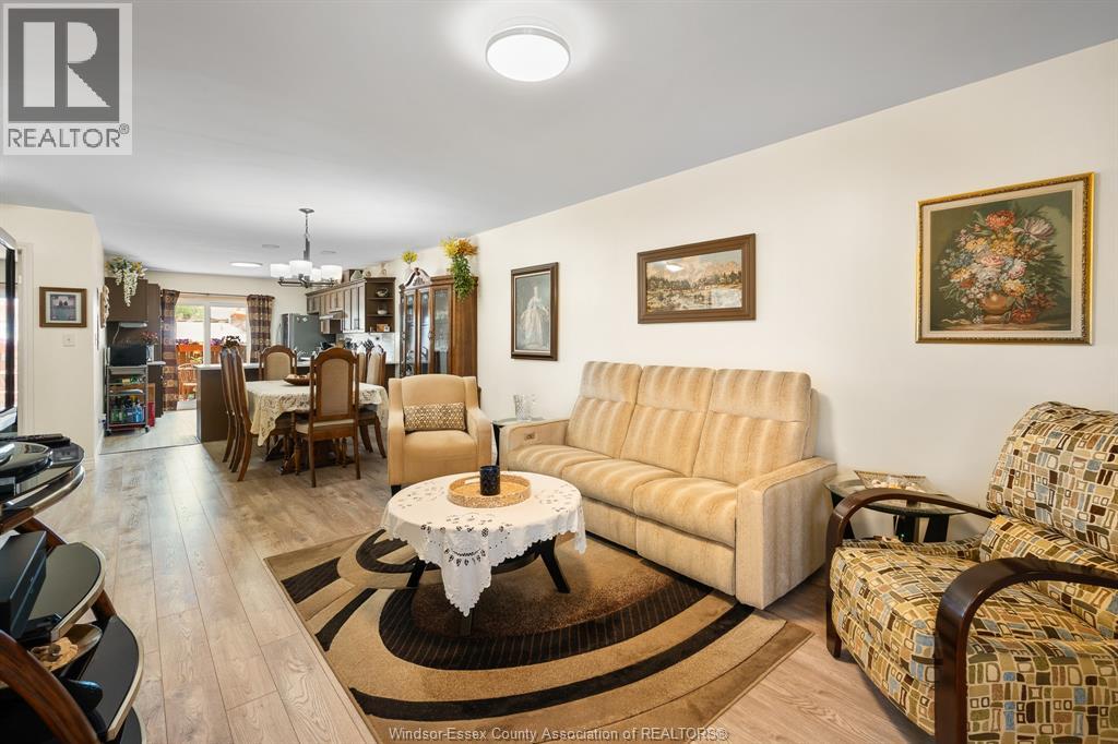 11294 Timber Bay Crescent, Windsor, Ontario  N8R 2L2 - Photo 7 - 26014177