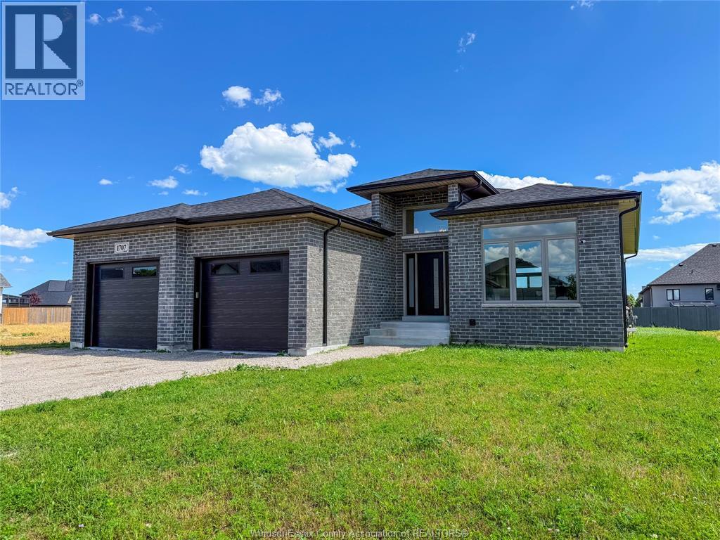 1707 Mucci, Kingsville, Ontario  N0P 2G0 - Photo 2 - 26013951