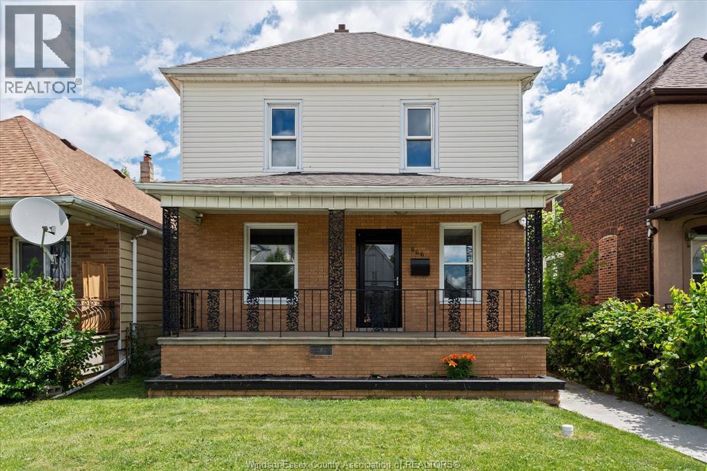 866 Parent Avenue, Windsor, Ontario  N9A 2E1 - Photo 1 - 26014252