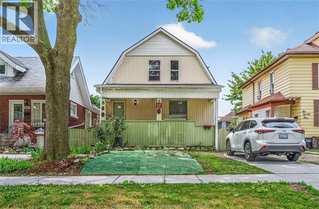 637 CAMERON, Windsor, Ontario