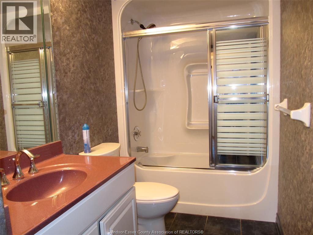 310 Village Grove Drive Unit# 213, Tecumseh, Ontario  N8N 4X7 - Photo 15 - 26014249