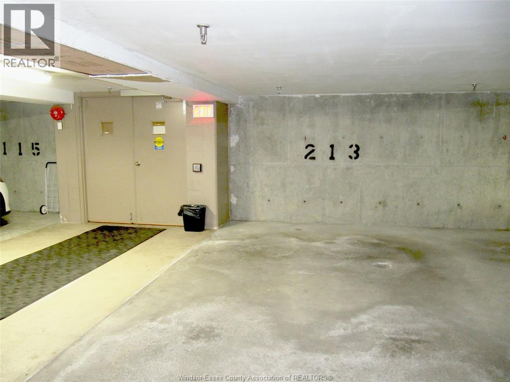 310 Village Grove Drive Unit# 213, Tecumseh, Ontario  N8N 4X7 - Photo 17 - 26014249
