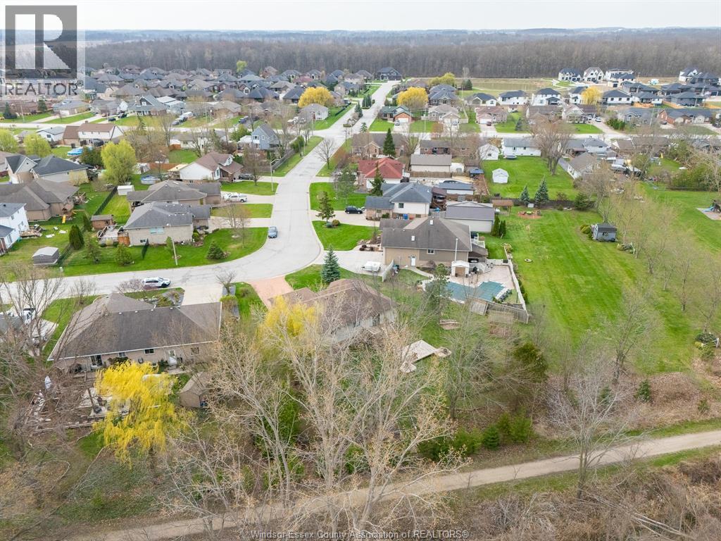 8020 Gardiner Crescent, Mcgregor, Ontario  N0R 1J0 - Photo 15 - 26014243