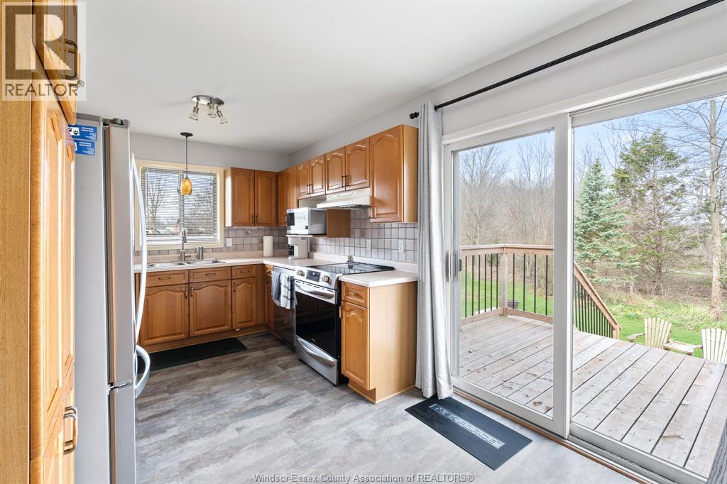 8020 Gardiner Crescent, Mcgregor, Ontario  N0R 1J0 - Photo 36 - 26014243