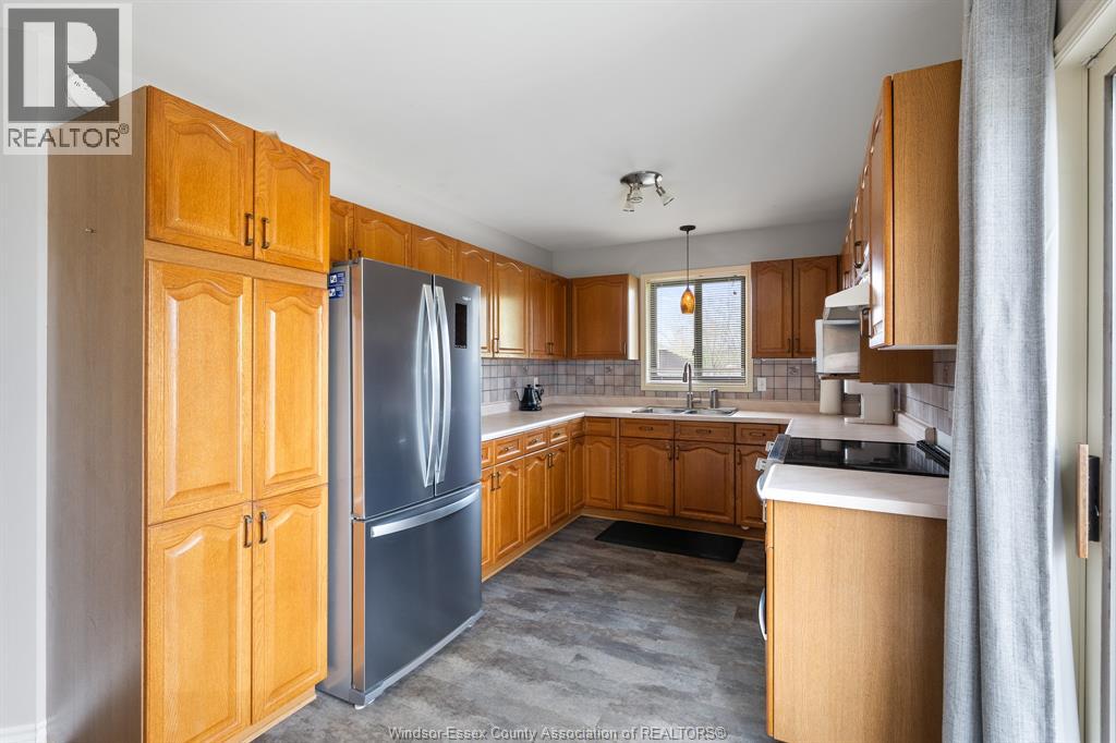 8020 Gardiner Crescent, Mcgregor, Ontario  N0R 1J0 - Photo 38 - 26014243
