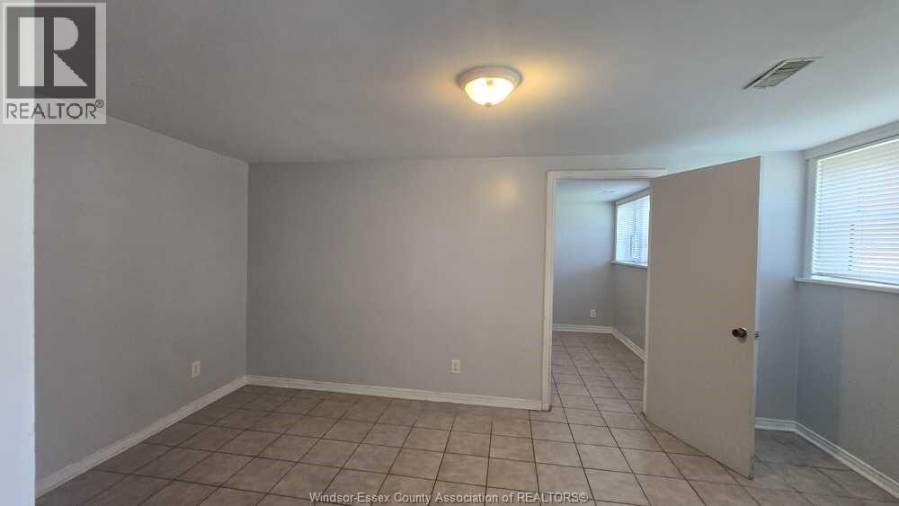 805 Giles Boulevard East Unit# Lower, Windsor, Ontario  N9A 4E7 - Photo 3 - 26014274