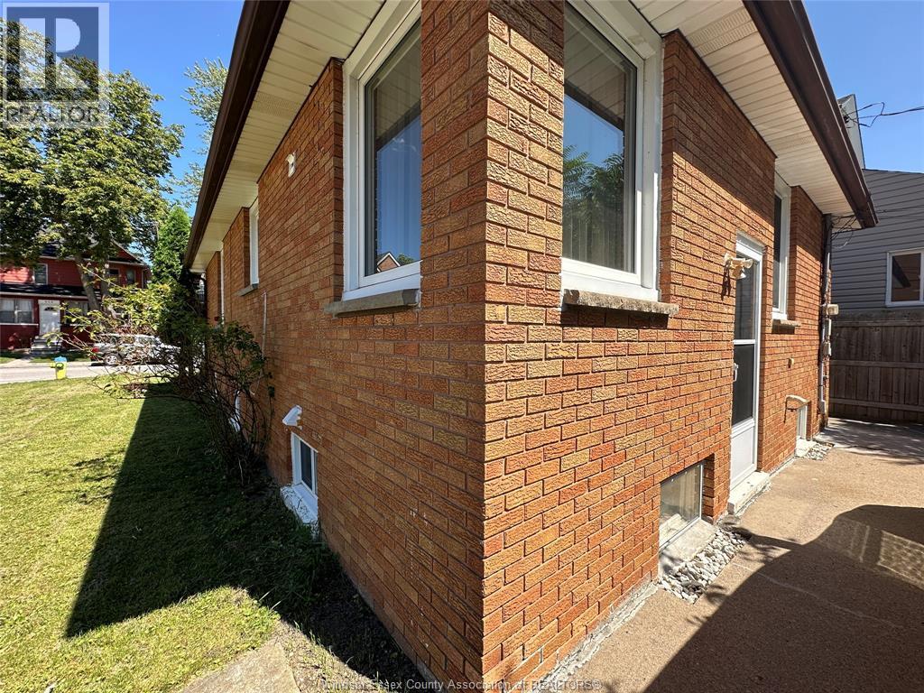 849 Dougall Avenue Unit# Lower Unit Bdrm 1, Windsor, Ontario  N9A 4R3 - Photo 3 - 26014288