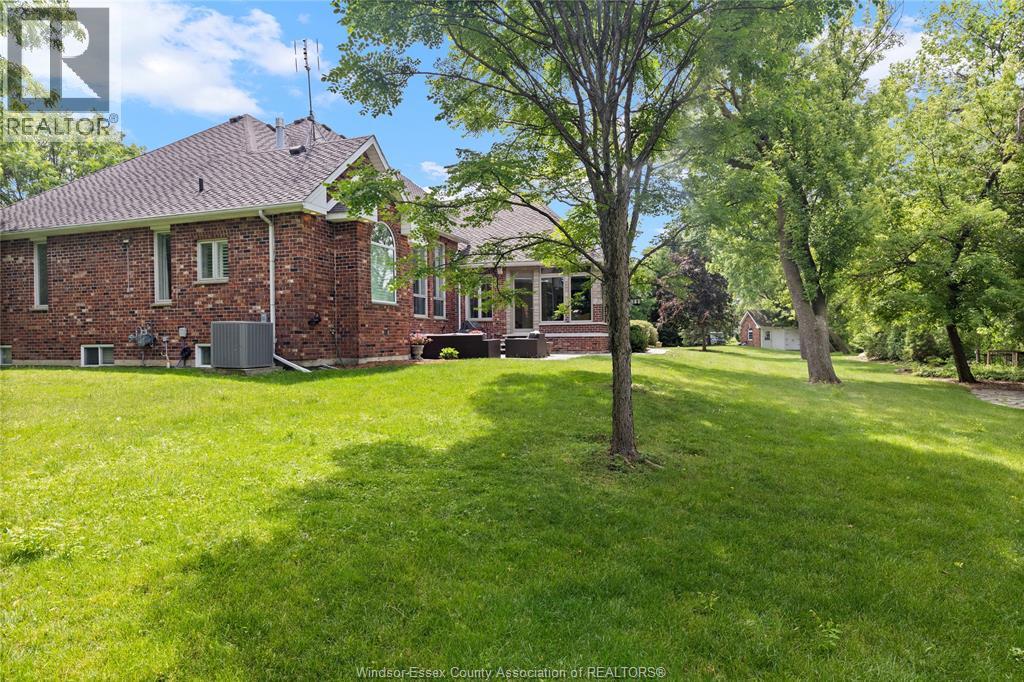 261 Ruggaber Drive, Lakeshore, Ontario  N8N 4N8 - Photo 47 - 26014337