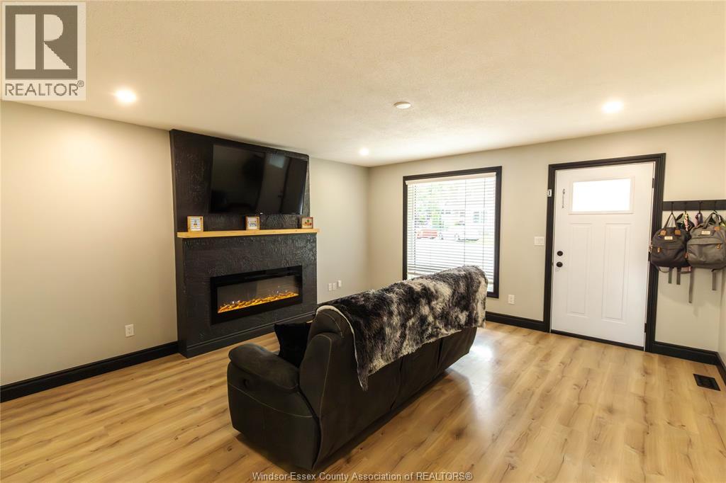 437 St. Louis, Belle River, Ontario  N0R 1A0 - Photo 5 - 26014355