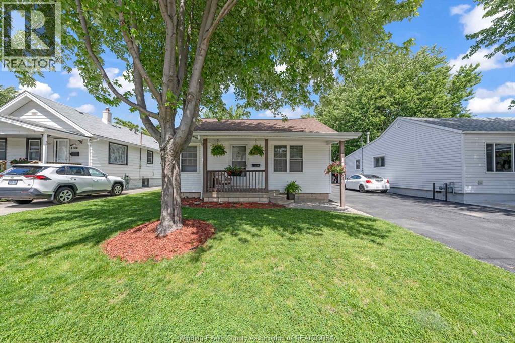 1196 Curry Avenue, Windsor, Ontario  N9B 2C9 - Photo 2 - 26014324