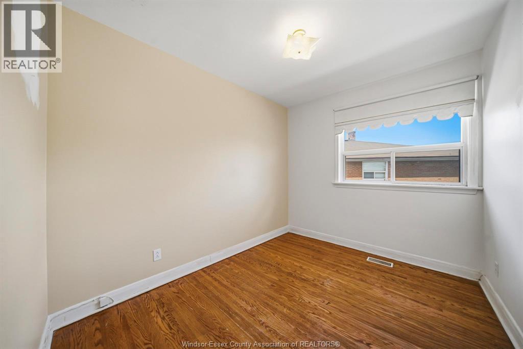 29 Fernando, Toronto, Ontario  M9M 2P7 - Photo 11 - 26014325