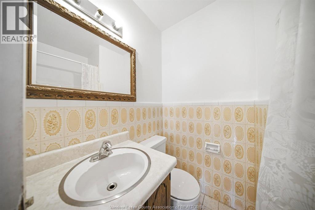 29 Fernando, Toronto, Ontario  M9M 2P7 - Photo 17 - 26014325