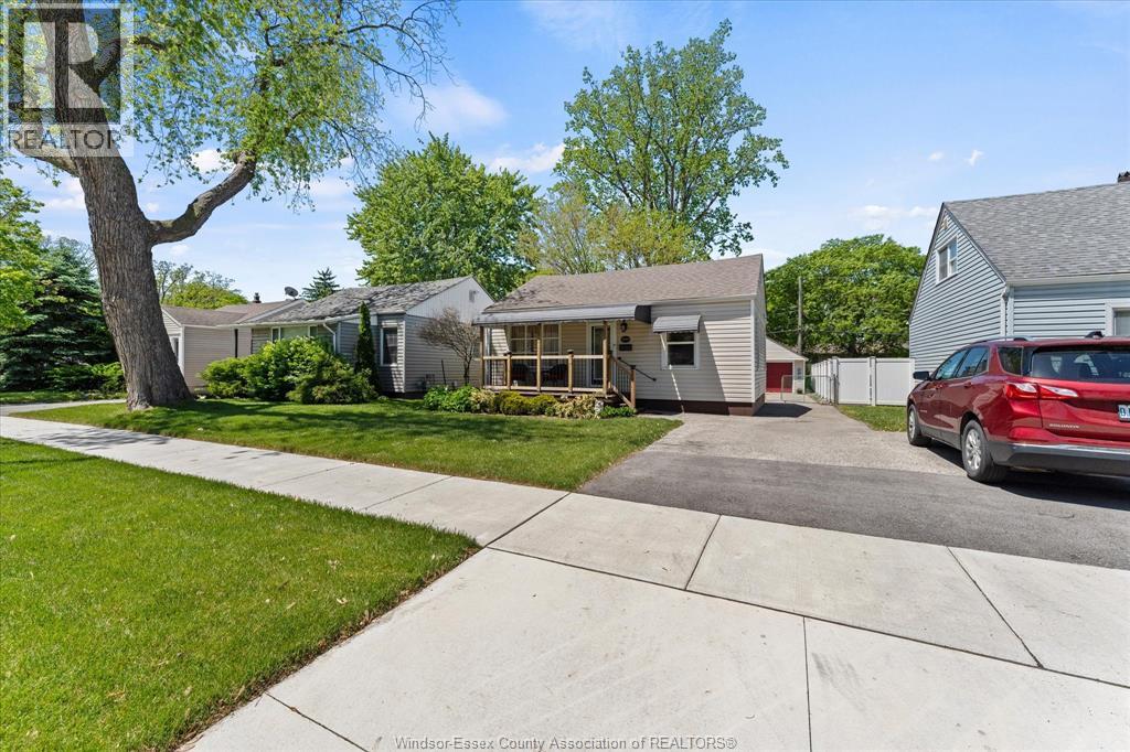 3560 Barrymore, Windsor, Ontario  N9C 1V3 - Photo 3 - 26014395
