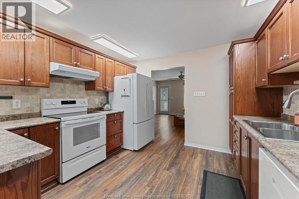 3560 Barrymore, Windsor, Ontario  N9C 1V3 - Photo 9 - 26014395