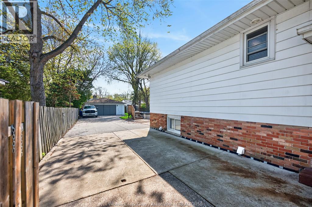 226 Edgewater Boulevard, Tecumseh, Ontario  N8N 2H2 - Photo 27 - 26014380