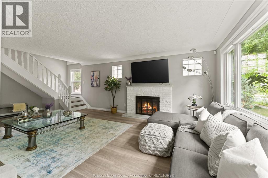 285 BELLEPERCHE PLACE, Windsor, Ontario