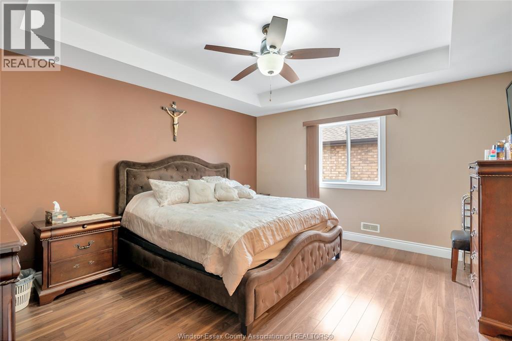 2264 Dandurand, Windsor, Ontario  N9E 4Z7 - Photo 16 - 26014425