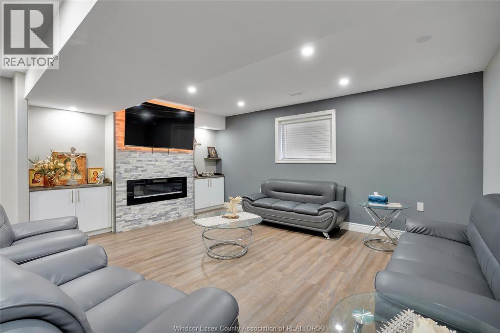2264 Dandurand, Windsor, Ontario  N9E 4Z7 - Photo 26 - 26014425