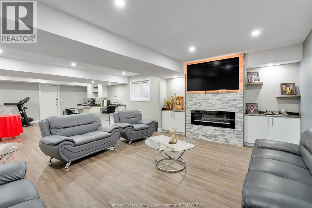 2264 Dandurand, Windsor, Ontario  N9E 4Z7 - Photo 27 - 26014425