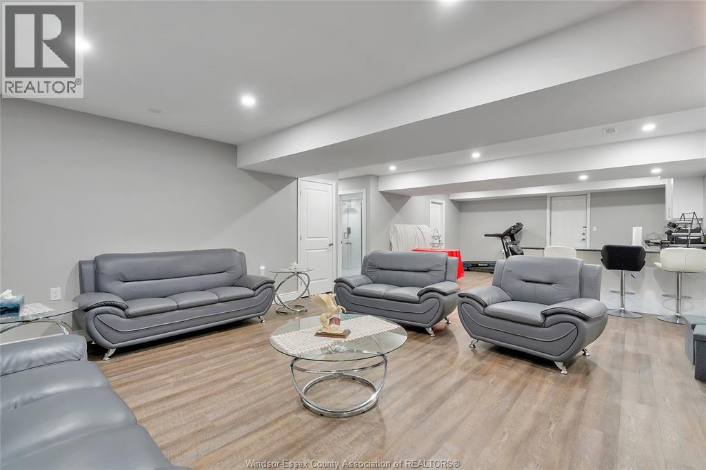 2264 Dandurand, Windsor, Ontario  N9E 4Z7 - Photo 28 - 26014425