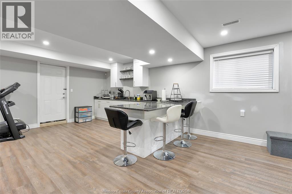 2264 Dandurand, Windsor, Ontario  N9E 4Z7 - Photo 29 - 26014425