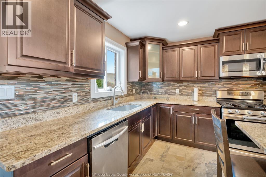 2264 Dandurand, Windsor, Ontario  N9E 4Z7 - Photo 8 - 26014425