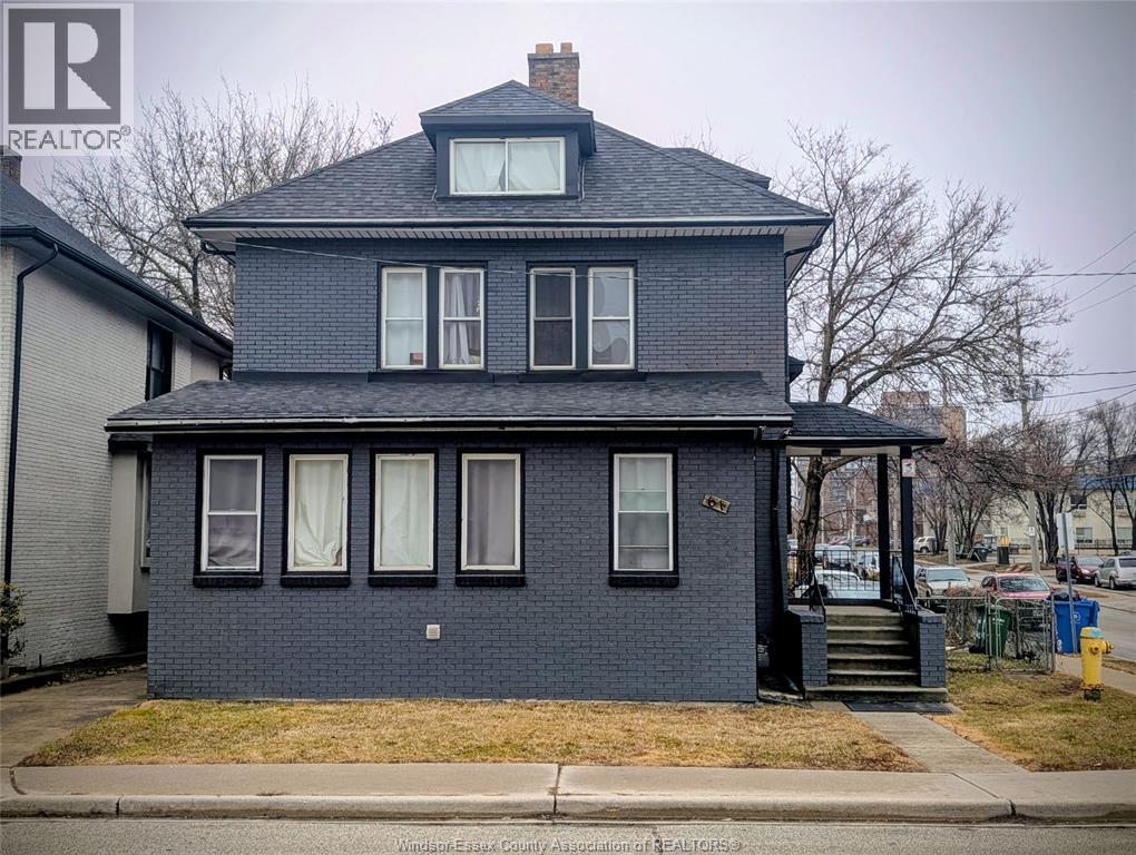 61 Giles BOULEVARD East, Windsor, Ontario