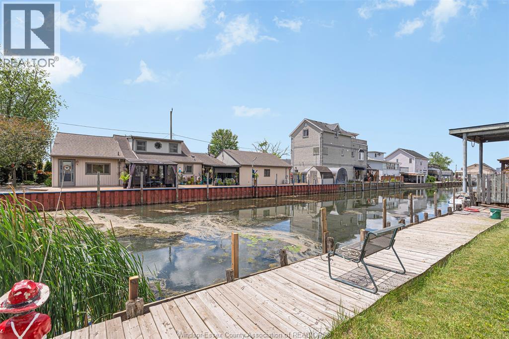 22 Manhattan Street, Lasalle, Ontario  N9J 2L7 - Photo 4 - 26014455