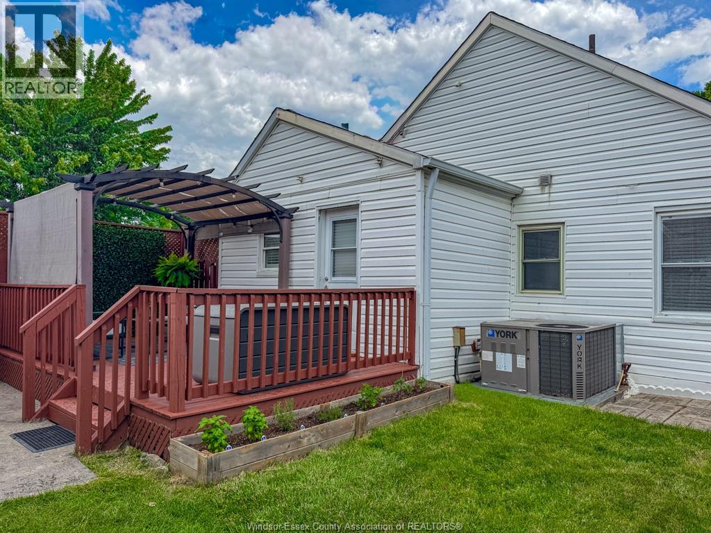3603 Riberdy, Windsor, Ontario  N8W 3V9 - Photo 26 - 26014361