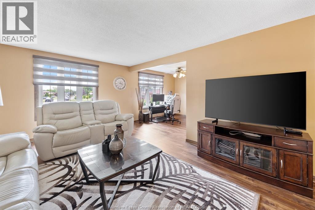 1251 Huntwick Place, Lasalle, Ontario  N9H 2B4 - Photo 5 - 26014415