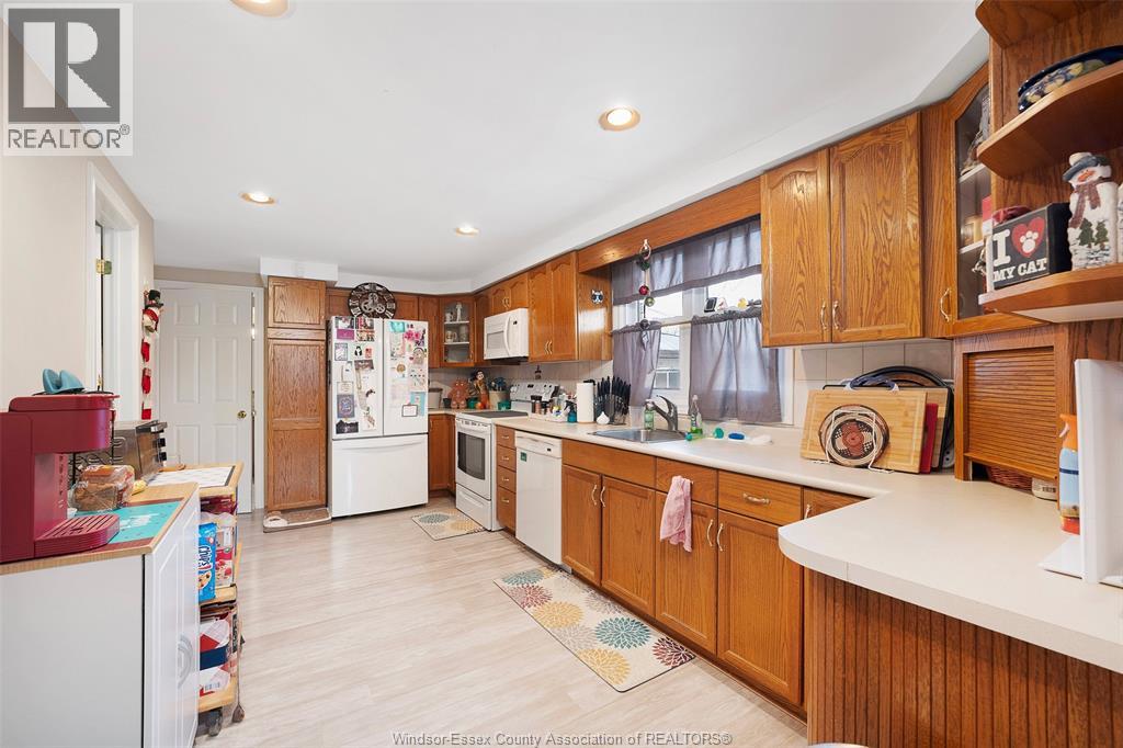 704 Bensette, Windsor, Ontario  N8X 2Z1 - Photo 6 - 26014501