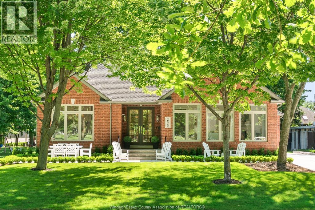 256 Pentilly Road, Tecumseh, Ontario  N8N 2K9 - Photo 1 - 26014023