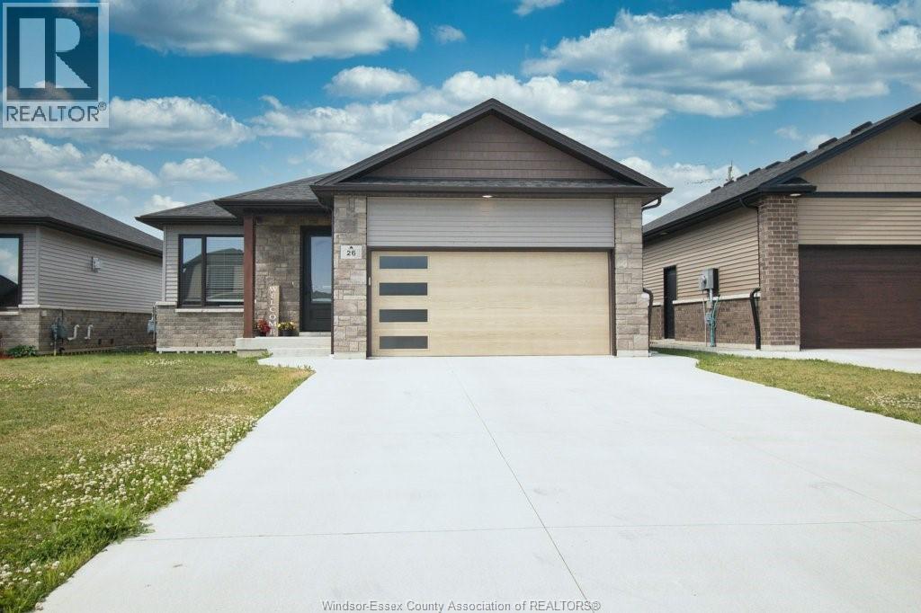 26 EVENING DRIVE, Chatham, Ontario