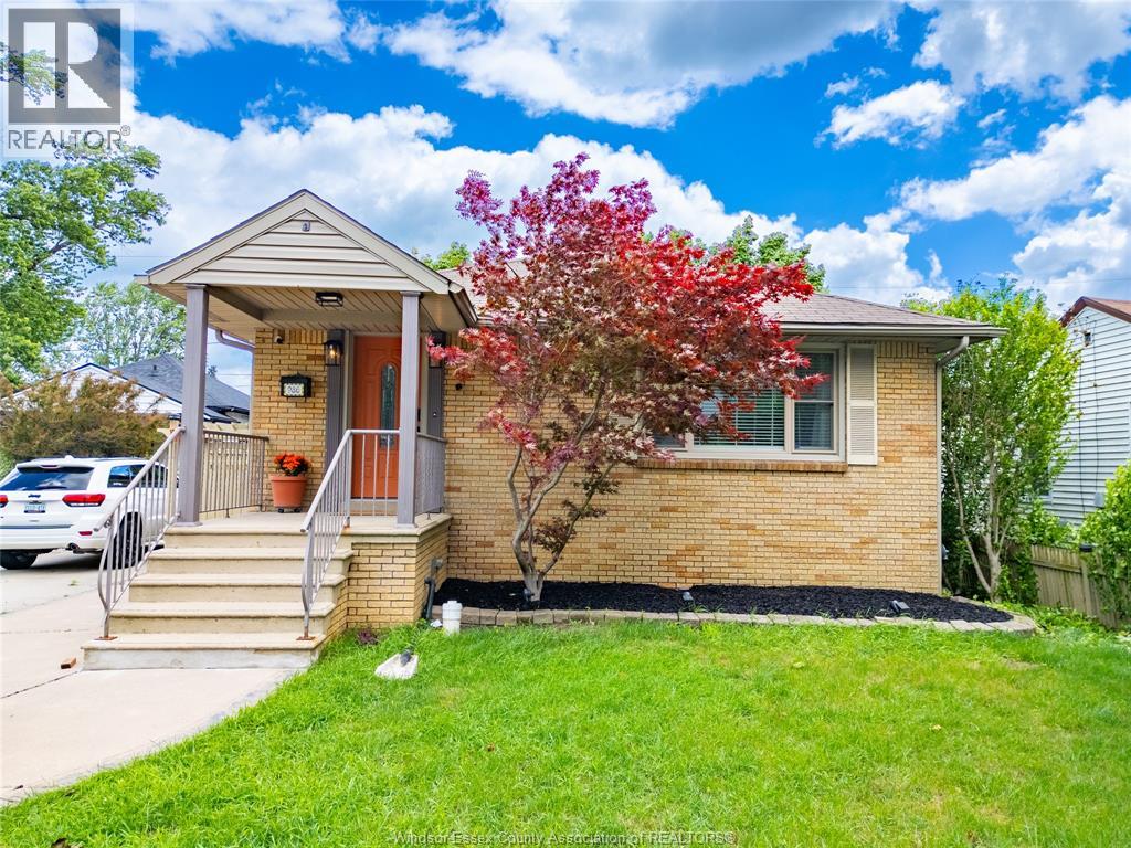 986 Belle Isle View Boulevard, Windsor, Ontario  N8S 3G5 - Photo 1 - 26014584