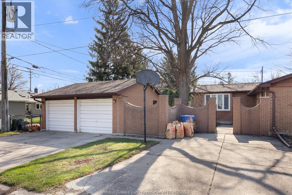 2979 Orion, Windsor, Ontario  N9E 2Z3 - Photo 25 - 26014434