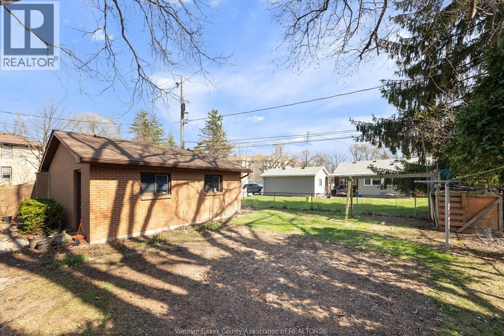2979 Orion, Windsor, Ontario  N9E 2Z3 - Photo 27 - 26014434