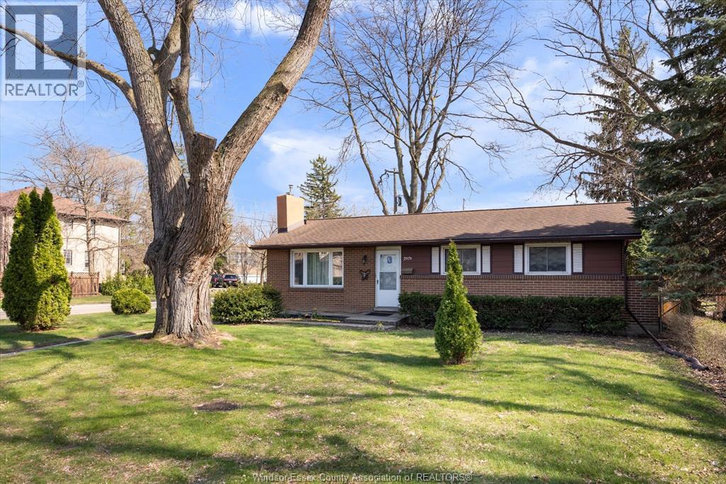 2979 Orion, Windsor, Ontario  N9E 2Z3 - Photo 3 - 26014434