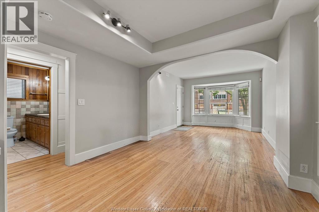 537 Mcewan Avenue, Windsor, Ontario  N9B 2E7 - Photo 10 - 26014649