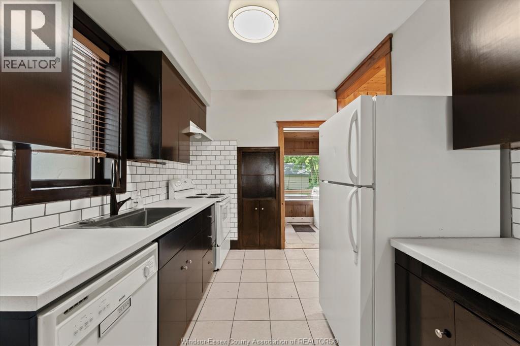 537 Mcewan Avenue, Windsor, Ontario  N9B 2E7 - Photo 12 - 26014649