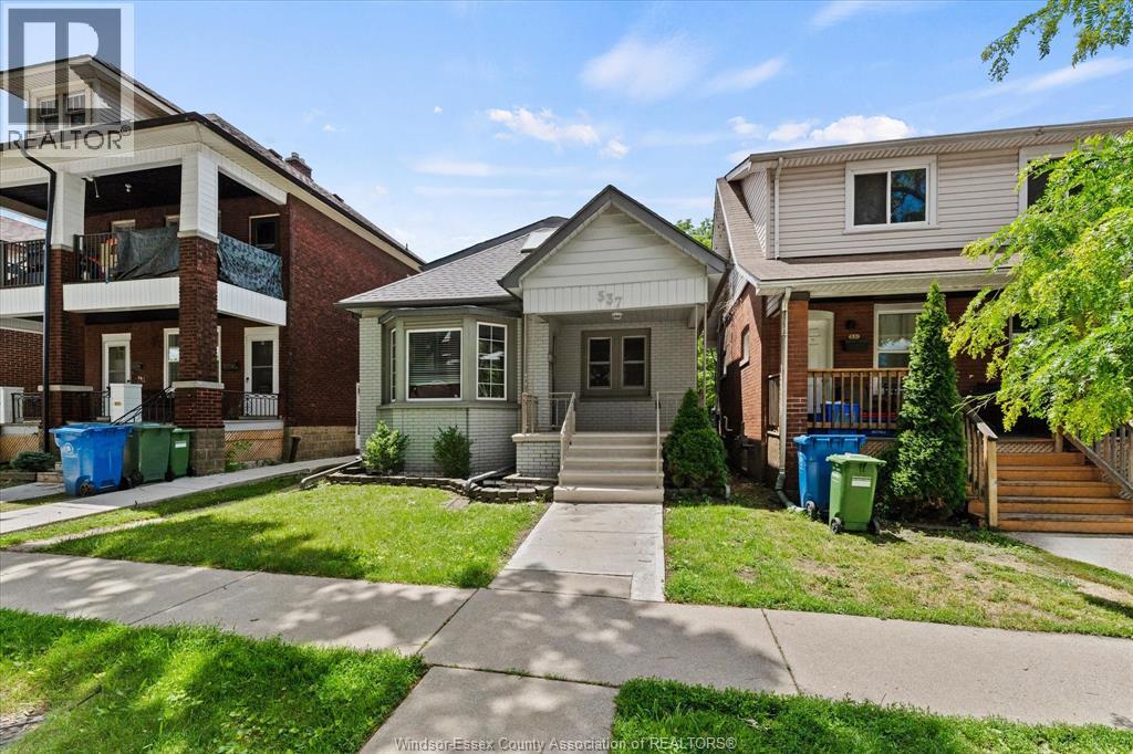 537 Mcewan Avenue, Windsor, Ontario  N9B 2E7 - Photo 2 - 26014649