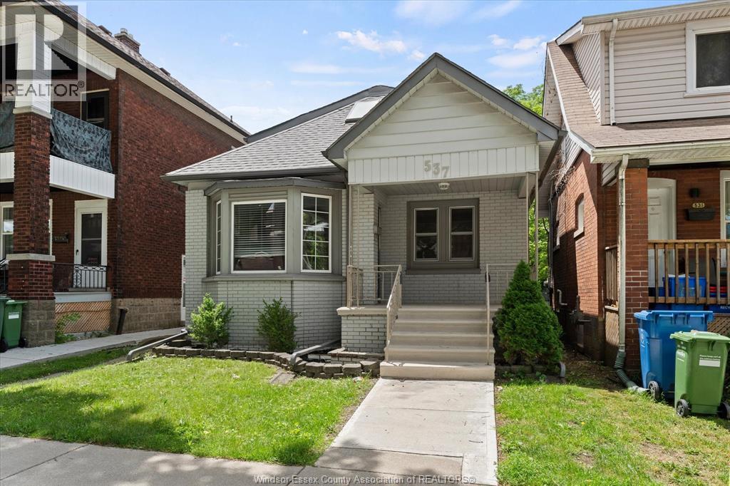 537 Mcewan Avenue, Windsor, Ontario  N9B 2E7 - Photo 3 - 26014649
