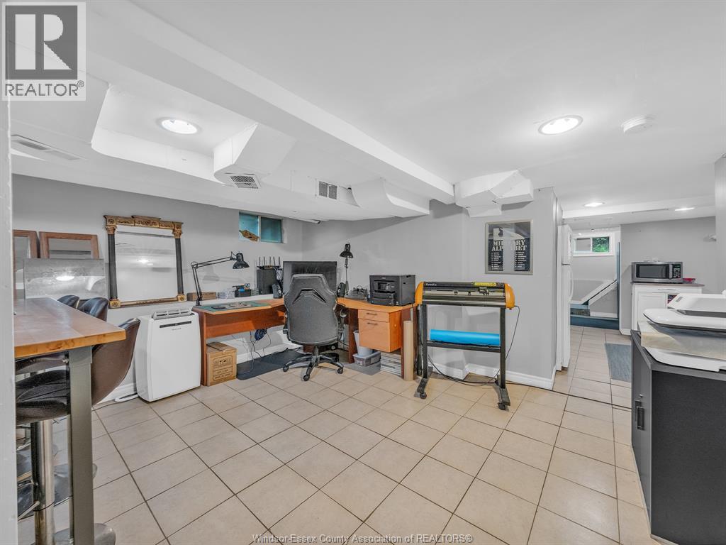 2724 Pillette Road, Windsor, Ontario  N8T 1R1 - Photo 17 - 26014567