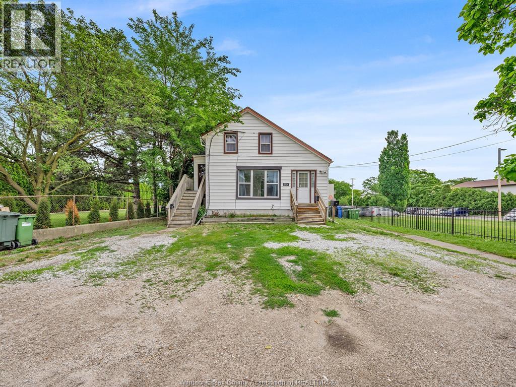 2724 Pillette Road, Windsor, Ontario  N8T 1R1 - Photo 2 - 26014567