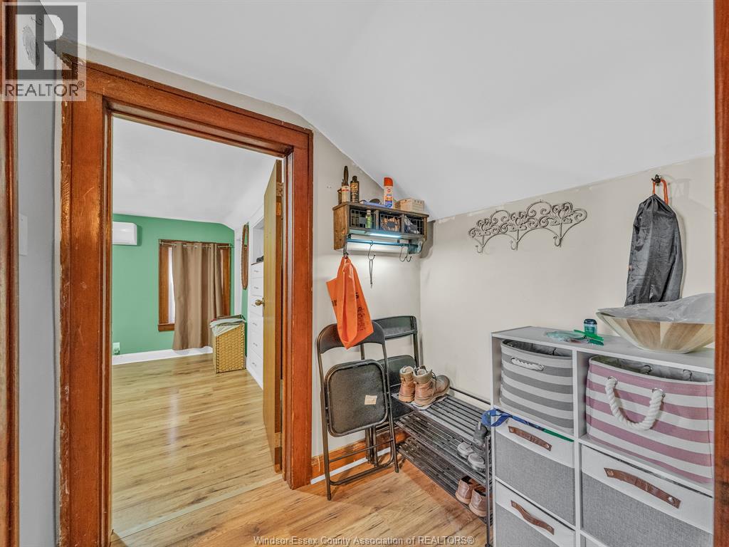 2724 Pillette Road, Windsor, Ontario  N8T 1R1 - Photo 3 - 26014567