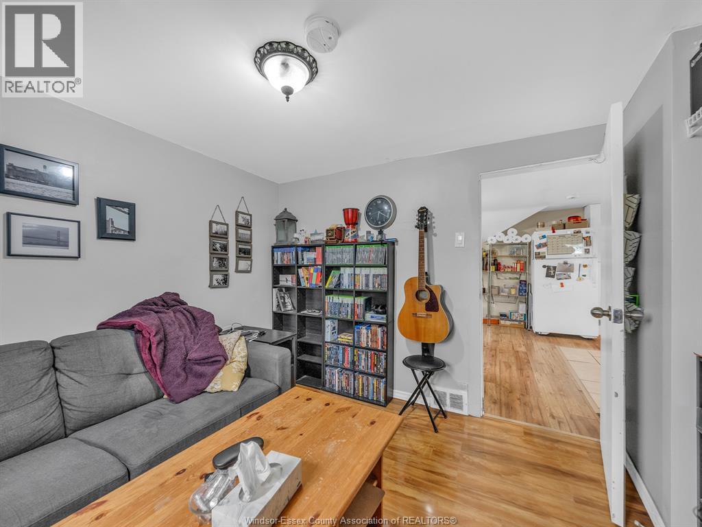 2724 Pillette Road, Windsor, Ontario  N8T 1R1 - Photo 8 - 26014567