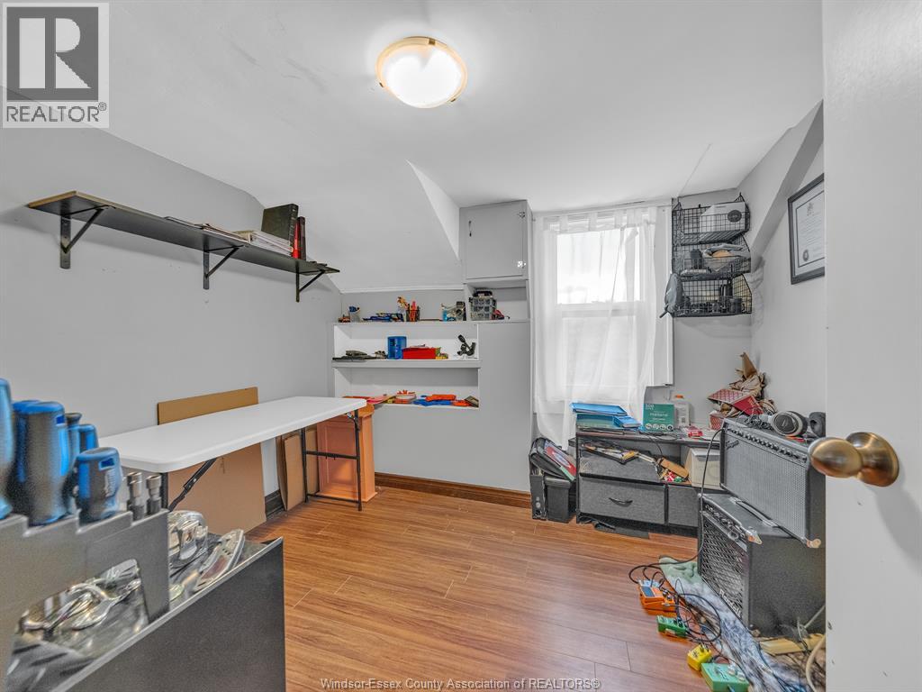 2724 Pillette Road, Windsor, Ontario  N8T 1R1 - Photo 9 - 26014567