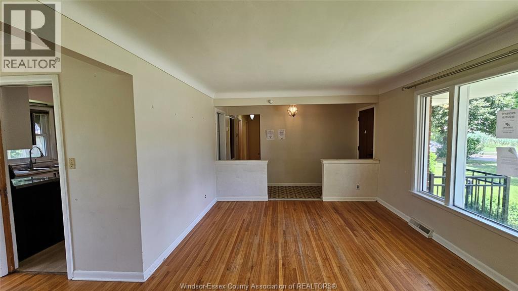 2721 Virginia Park Avenue, Windsor, Ontario  N9E 2B5 - Photo 6 - 26014653