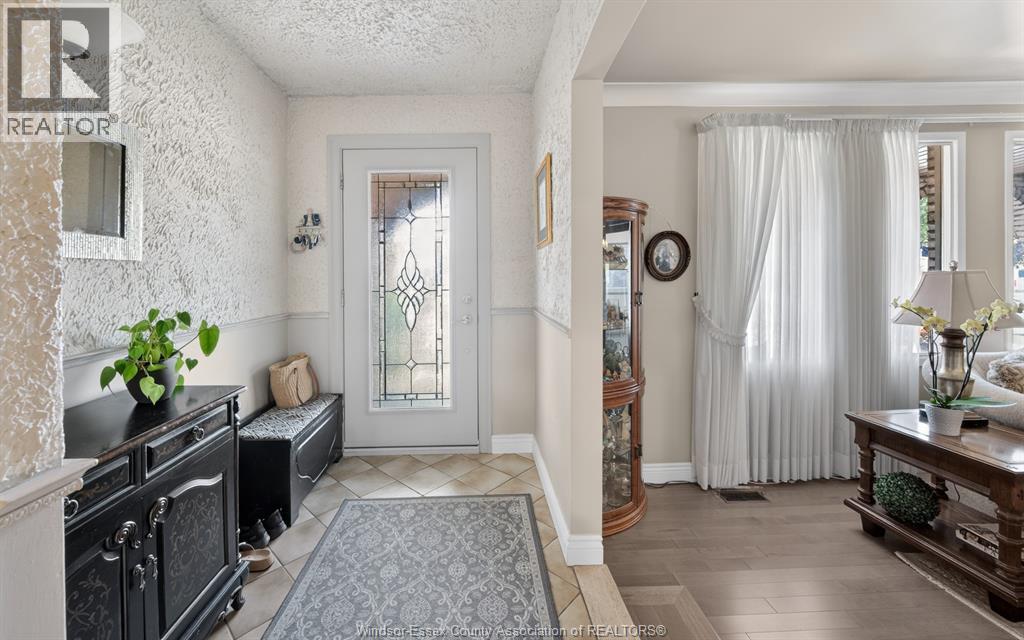 385 Centennial, Tecumseh, Ontario  N8N 2P1 - Photo 4 - 26014710