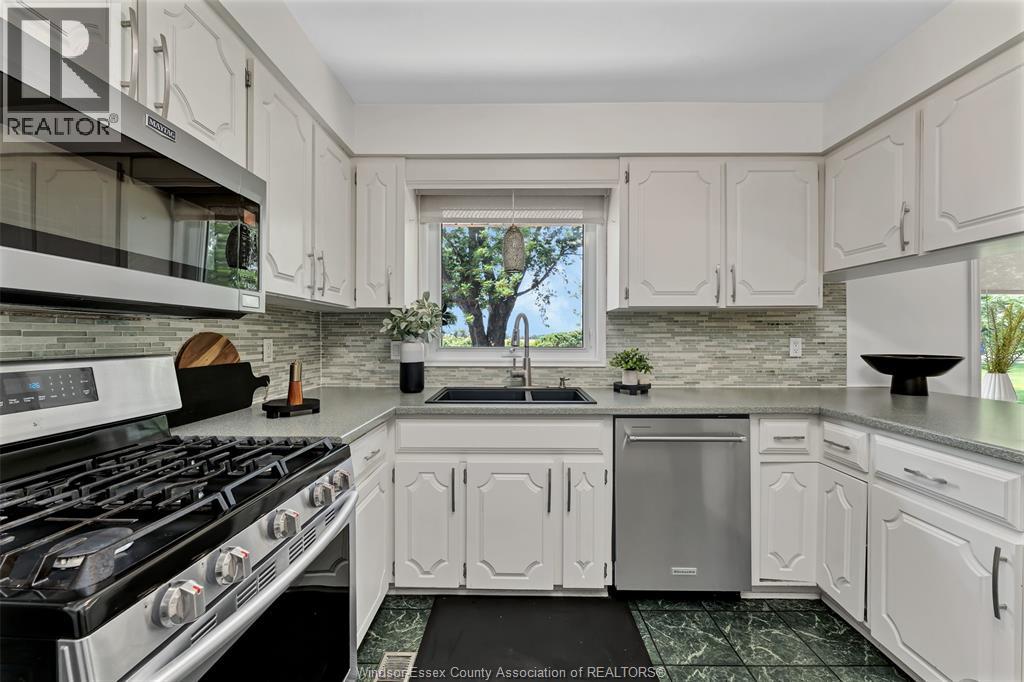 224 West Pike Creek, Lakeshore, Ontario  N8N 2L9 - Photo 9 - 26014766